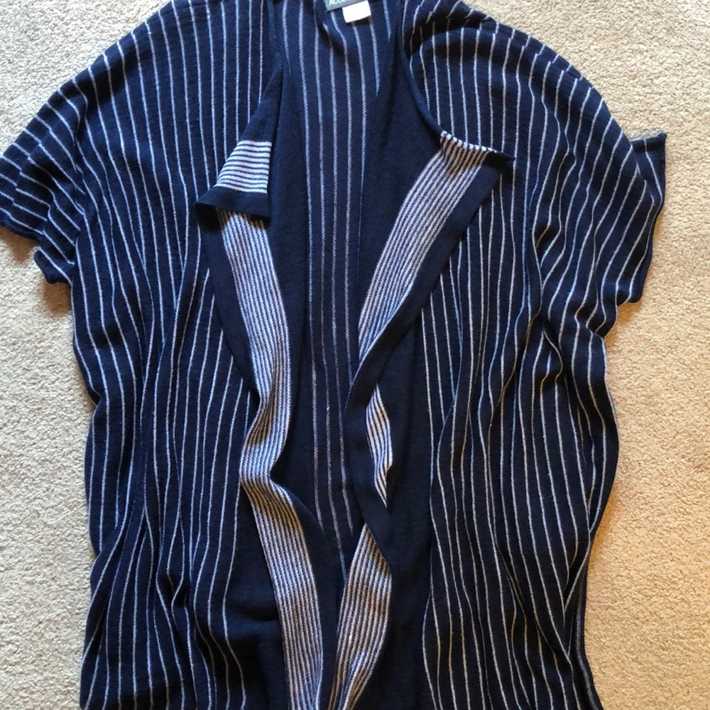 NWOT women’s shawl